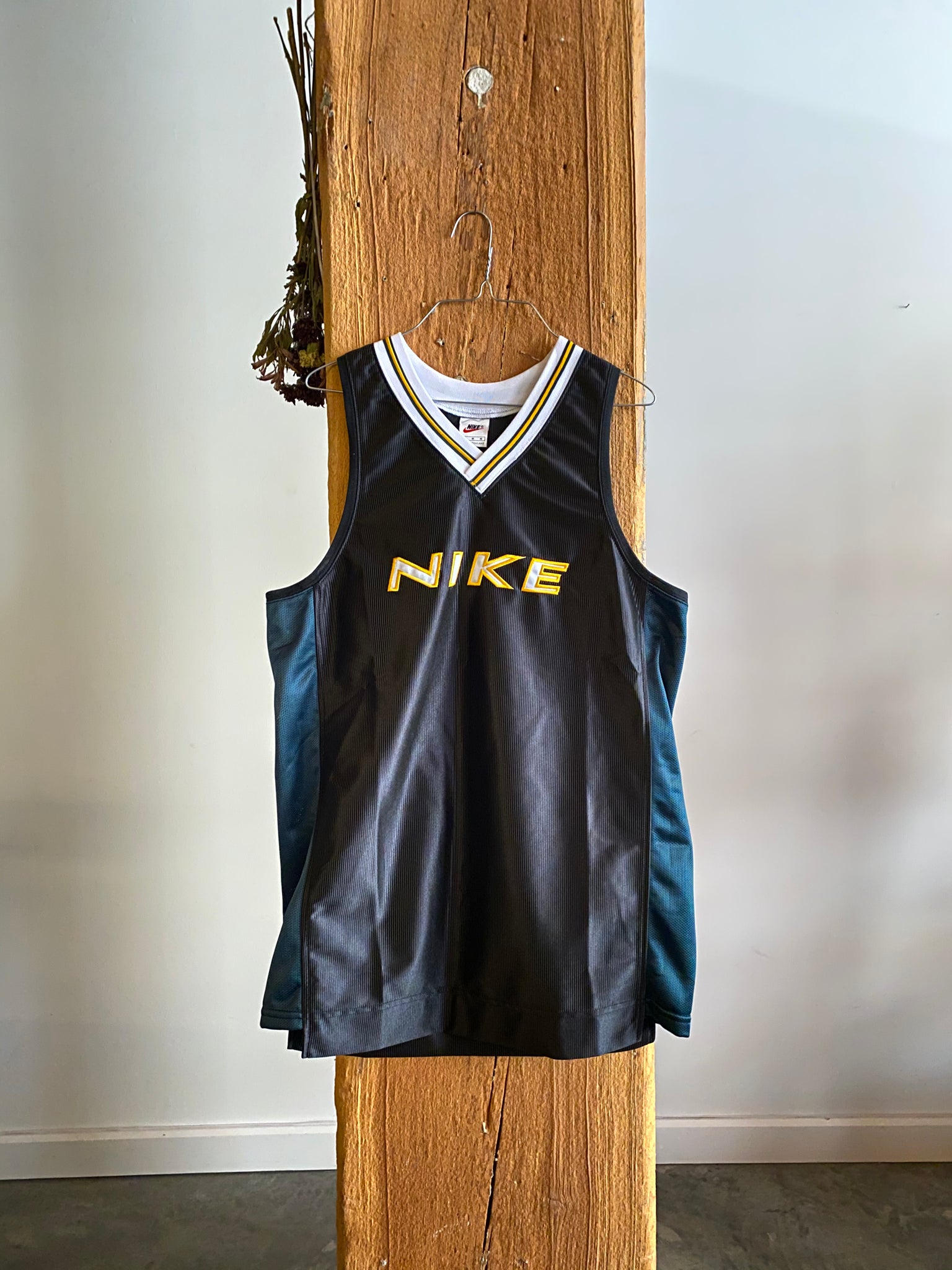 90's Vintage Basketball Jersey